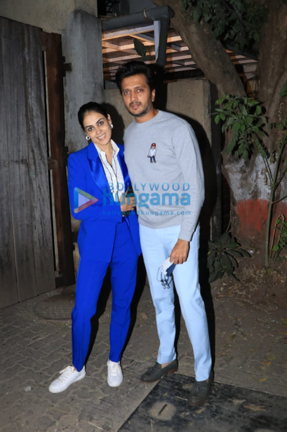 photos riteish deshmukh and genelia dsouza snapped in juhu 4