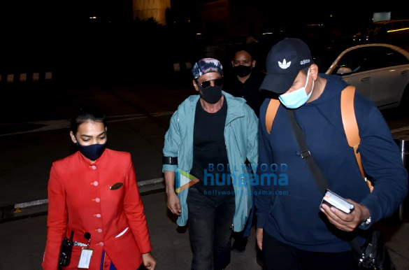 Photos: Shah Rukh Khan, Deepika Padukone, John Abraham leave for Spain for the shoot of Pathaan; Sohail Khan, Mrunal Thakur & others snapped at the Mumbai airport Photos: Shah Rukh Khan, Deepika Padukone, John Abraham leave for Spain for the shoot of Pathaan; Sohail Khan, Mrunal Thakur & others snapped at the Mumbai airport