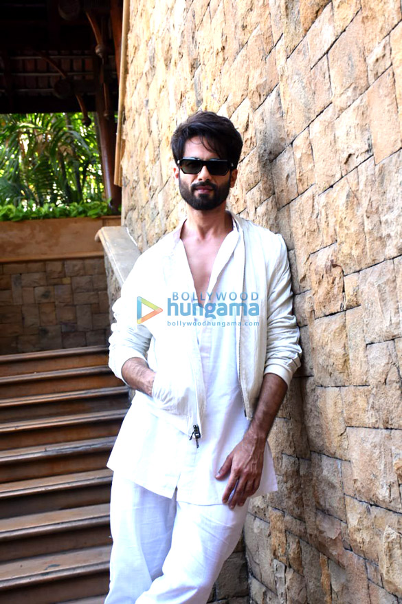 Photos: Shahid Kapoor and Mrunal Thakur snapped promoting his soon to release film Jersey