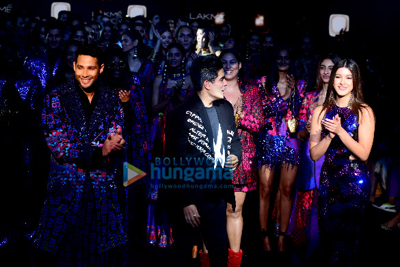 photos siddhant chaturvedi and shanaya kapoor turn showstoppers for manish malhotra at lakme fashion week 2022 8
