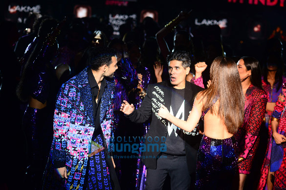 photos siddhant chaturvedi and shanaya kapoor turn showstoppers for manish malhotra at lakme fashion week 2022 9