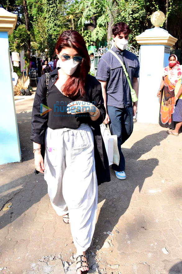 photos twinkle khanna and her son aarav spotted together in bandra 3