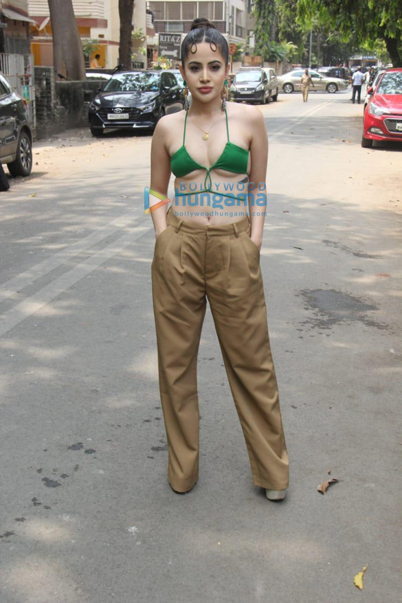 photos urfi javed spotted in santacruz 4