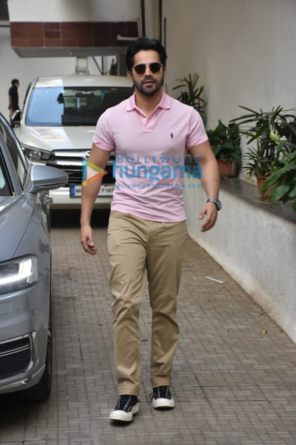 photos varun dhawan spotted outside dharma productions office in a pink t shirt and khakhee pants 1