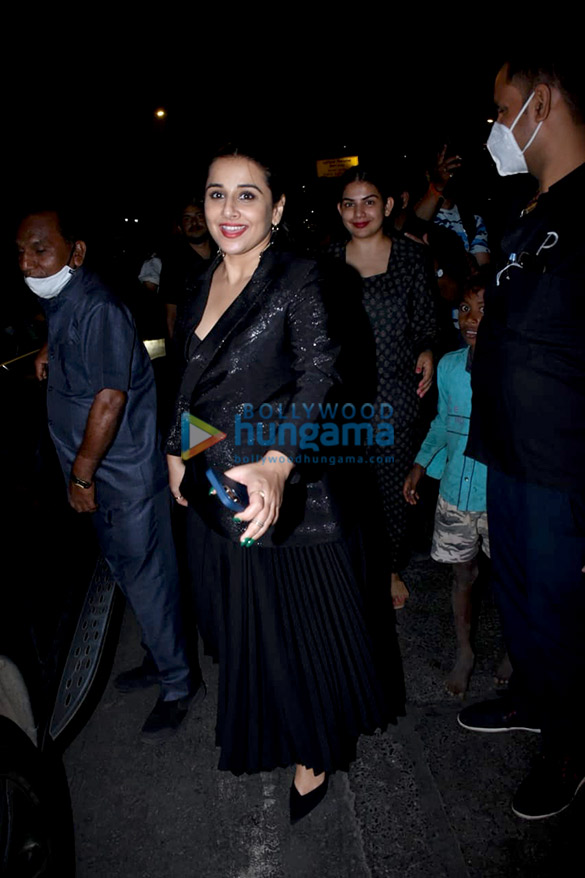photos vidya balan and bhushan kumar snapped at estella in juhu 3