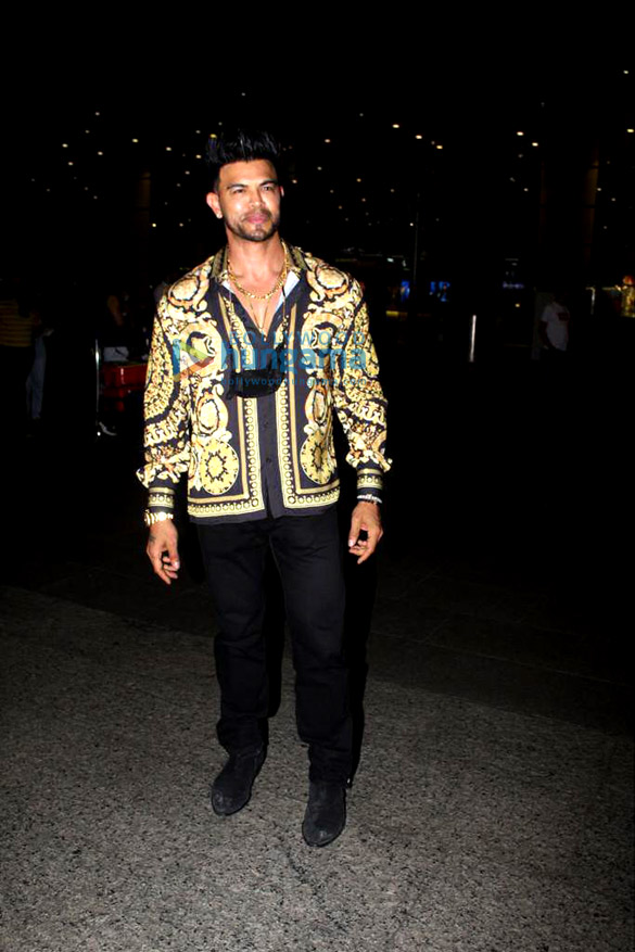 photos yami gautam dhar saahil khan and jay bhanushali snapped at the airport 2