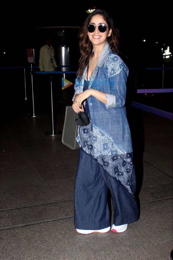 Photos: Ranveer Singh, Yami Gautam Dhar, Shilpa Shetty and others snapped at the airport Photos: Ranveer Singh, Yami Gautam Dhar, Shilpa Shetty and others snapped at the airport