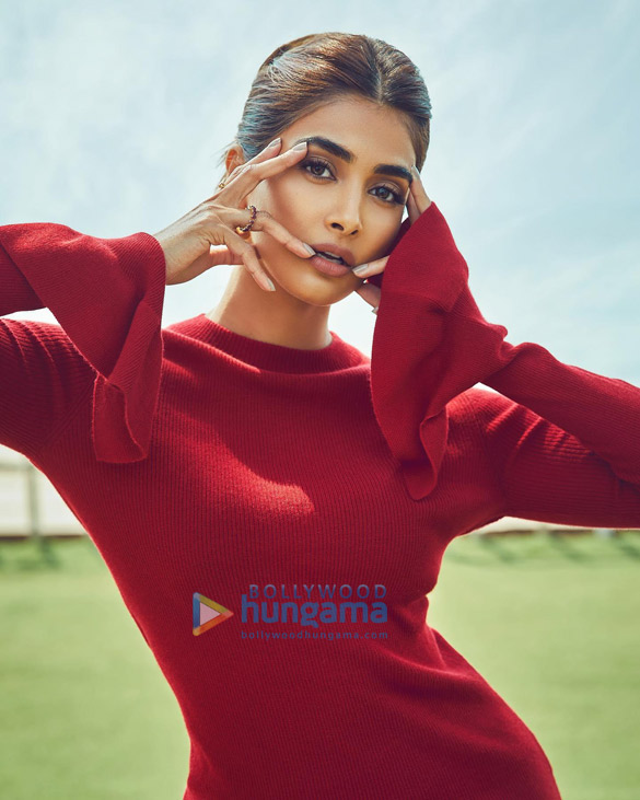 pooja hegde 3 25