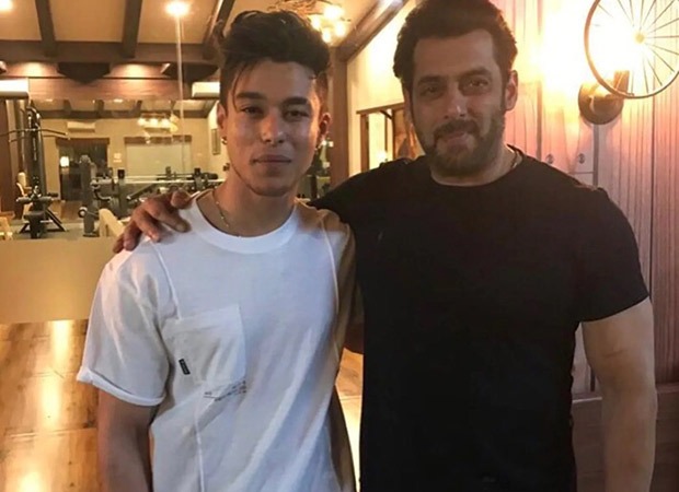 Salman Khan sends best wishes to Bigg Boss 15 finalist Pratik Sehajpal for 'Pyaar Hai' song