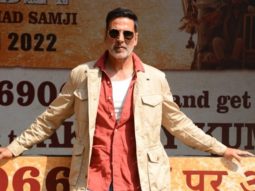 Spotted: Akshay Kumar flag off BachchhanPaandeyKiSawari truck at Mumbai