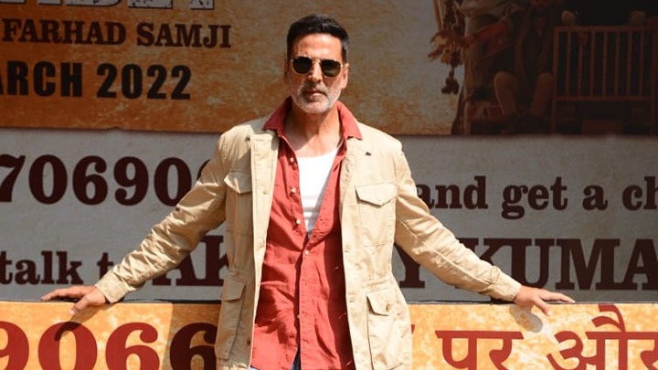 Spotted: Akshay Kumar flag off BachchhanPaandeyKiSawari truck at Mumbai Spotted: Akshay Kumar flag off BachchhanPaandeyKiSawari truck at Mumbai