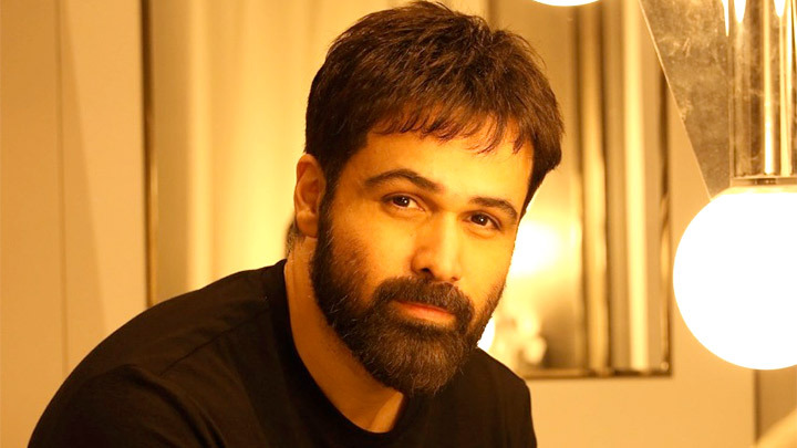 “Romance king for girls- SRK, for boys- Emraan Hashmi” – Emraan reacts to this fan comment “Romance king for girls- SRK, for boys- Emraan Hashmi” – Emraan reacts to this fan comment