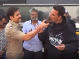Akshay Kumar and Emraan Hashmi celebrate schedule wrap of Selfiee with cake, watch video