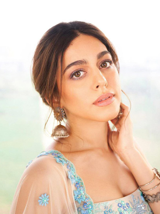 Alaya F radiates elegance and grace in an ivory periwinkle lehenga set by Anita Dongre worth Rs. 1.75 lakh Alaya F radiates elegance and grace in an ivory periwinkle lehenga set by Anita Dongre worth Rs. 1.75 lakh