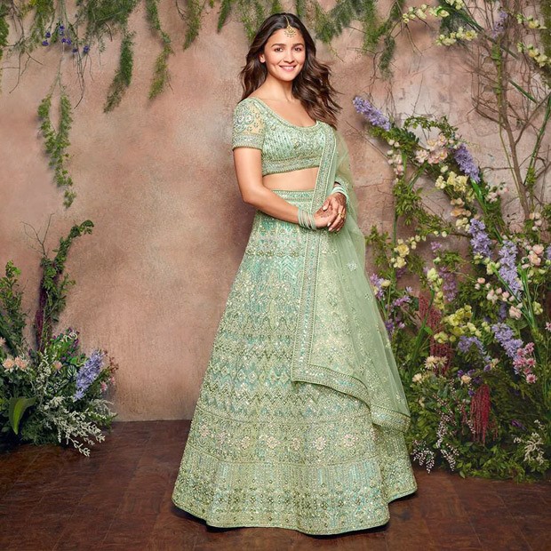 From Kareena Kapoor Khan to Kriti Sanon: Best wedding-worthy green lehengas  from Bollywood | Times of India