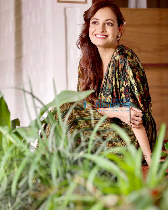 dia mirza 00 9
