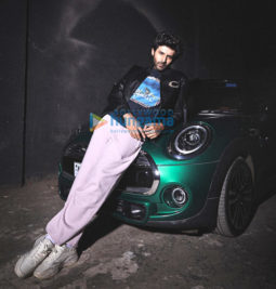 Celeb Photos Of Kartik Aaryan