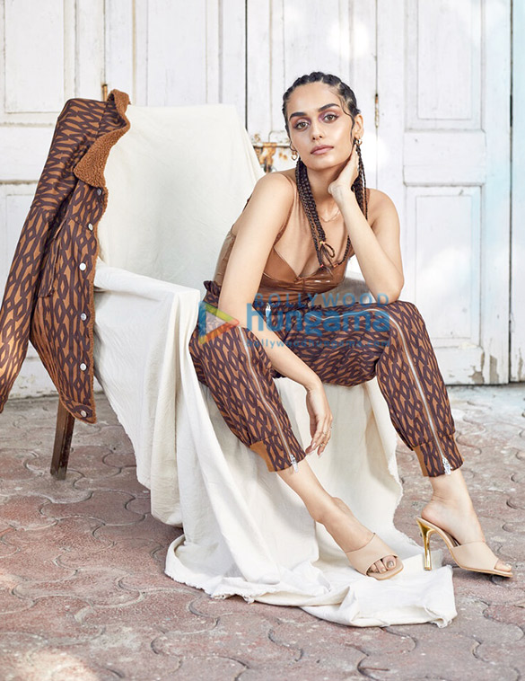 manushi chhillar 2 16