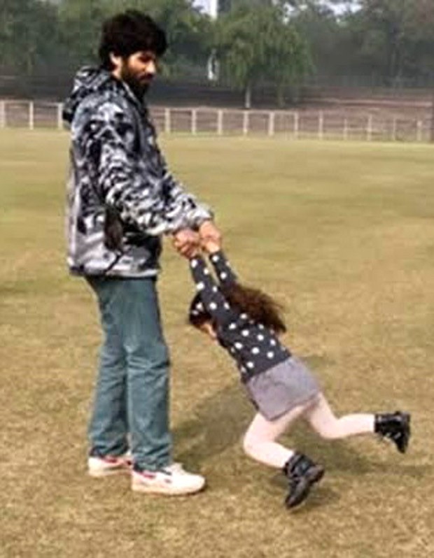 Mira Rajput shares behind-the-scenes photos of Shahid Kapoor and his children Misha and Zain before of the release of Jersey Mira Rajput shares behind-the-scenes photos of Shahid Kapoor and his children Misha and Zain before of the release of Jersey