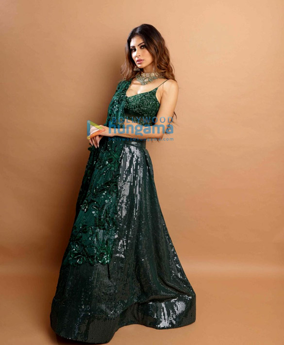 mouni roy 6 17