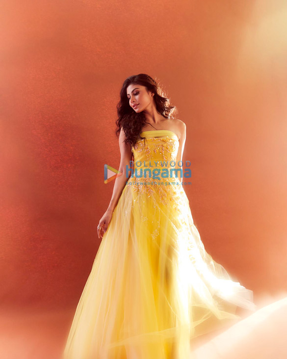 mouni roy 6 13