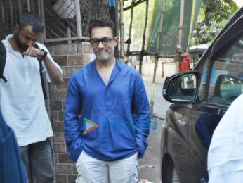 Photos: Aamir Khan snapped in Bandra