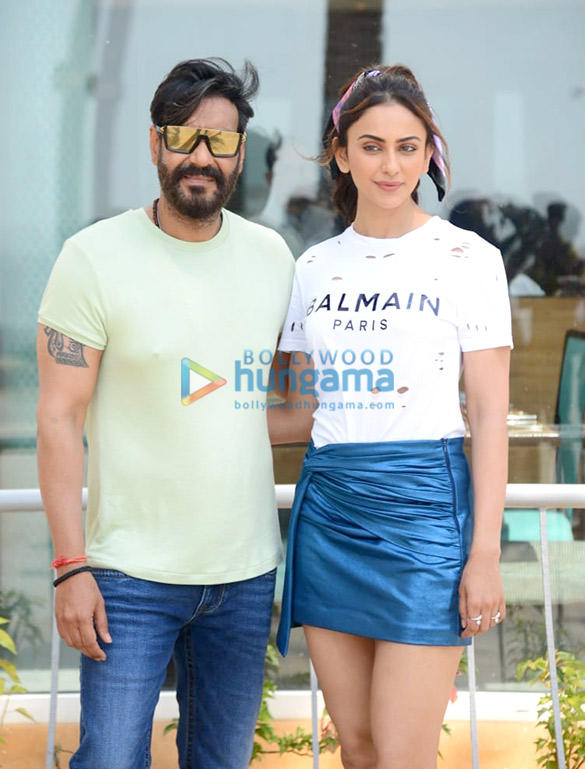 Photos: Ajay Devgn And Rakul Preet Singh Snapped Promoting Their Film ...