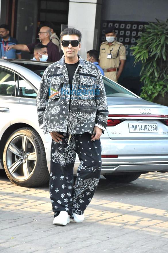 photos alia bhatt ranveer singh karan johar and shabana azmi snapped at kalina airport 12