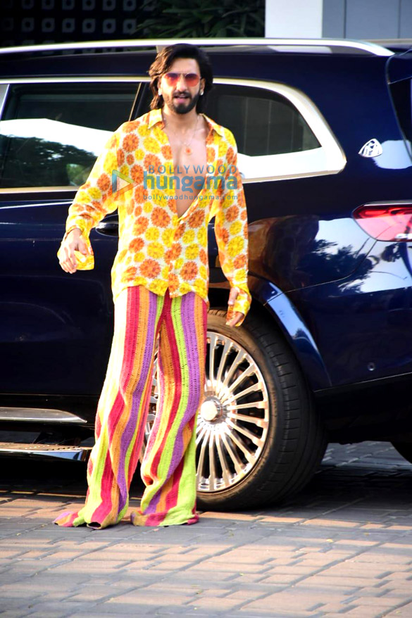 photos alia bhatt ranveer singh karan johar and shabana azmi snapped at kalina airport 13