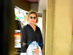 Photos: Amrita Arora snapped at Kareena Kapoor Khan’s residence in Bandra