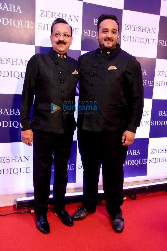 photos anees bazmee rashami desai karan singh grover and others snapped at baba siddiques iftaar party 5