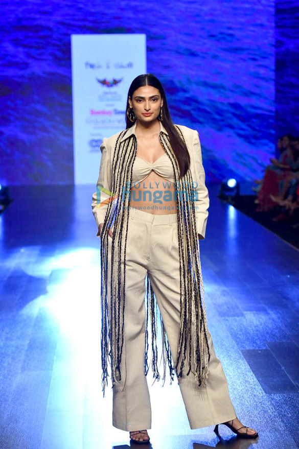 photos athiya shetty turns showstopper at bombay times fashion week 2022 1