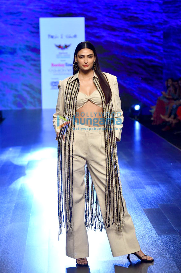 photos athiya shetty turns showstopper at bombay times fashion week 2022 3