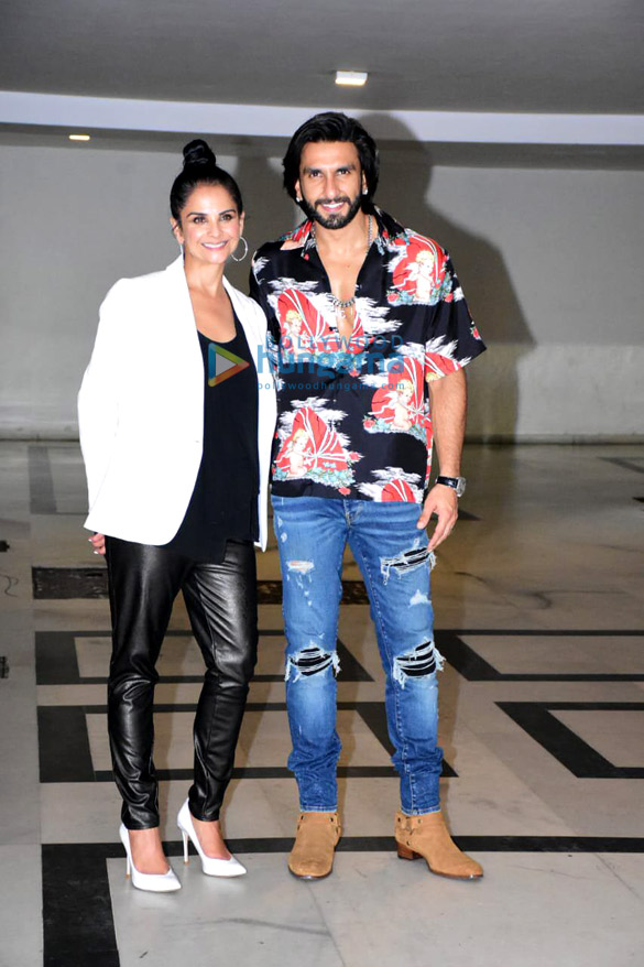 photos celebs snapped at karan johars house in bandra5 5