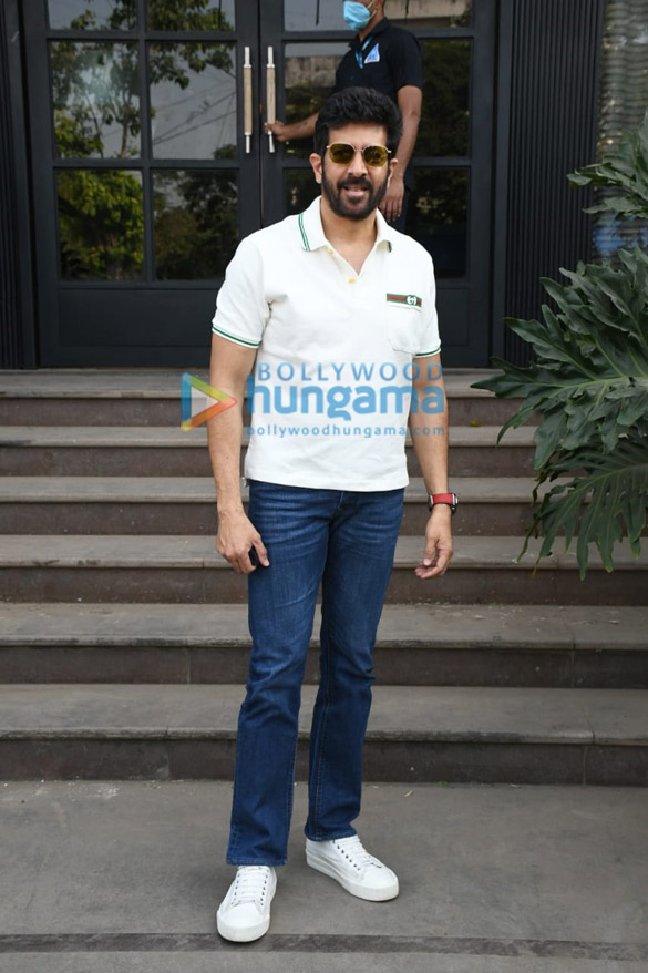photos gauri khan and kabir khan snapped at gauri khan designs 4