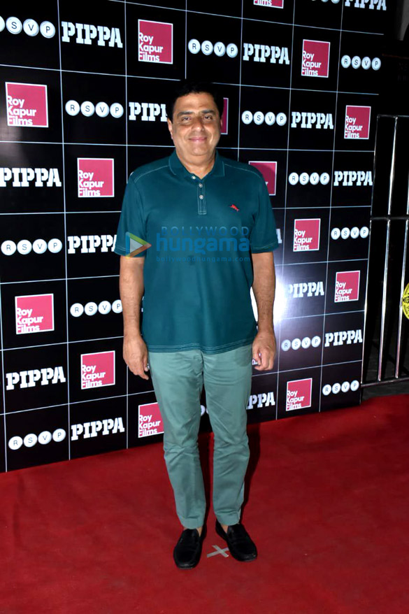 photos ishaan khatter mrunal thakur and others snapped at pippa wrap up party 7
