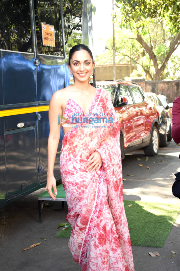 photos kartik aaryan kiara advani and anees bazmee snapped during the promotions of bhool bhulaiyaa 2 3