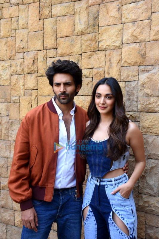 Photos: Kartik Aaryan And Kiara Advani Promote Bhool Bhulaiyaa 2 At JW ...