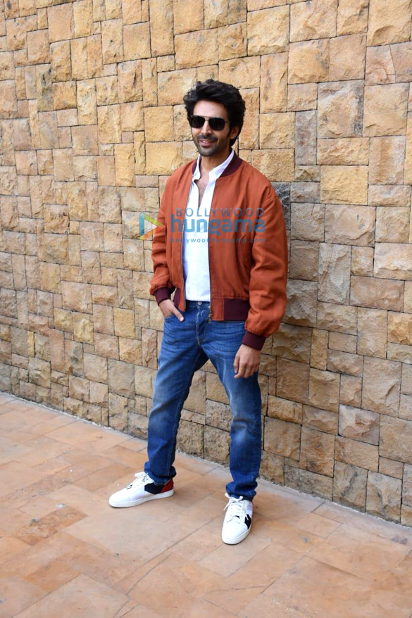 photos kartik aaryan and kiara advani promote bhool bhulaiyaa 2 at jw marriott juhu 3
