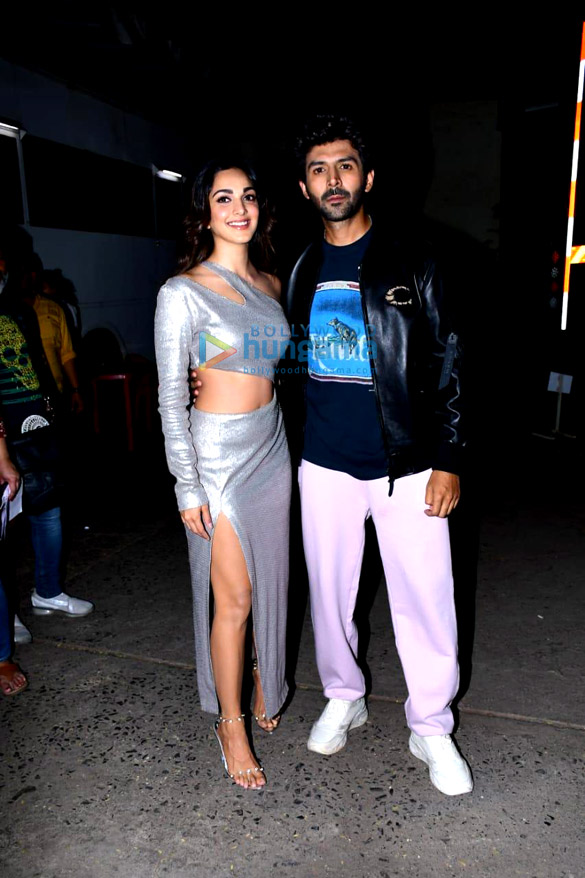photos kartik aaryan and kiara advani promote bhool bhulaiyaa 2 on the sets of did lil masters 3