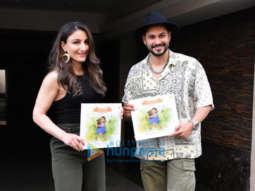 Photos: Kunal Kemmu and Soha Ali Khan pose for the paparazzi in Bandra