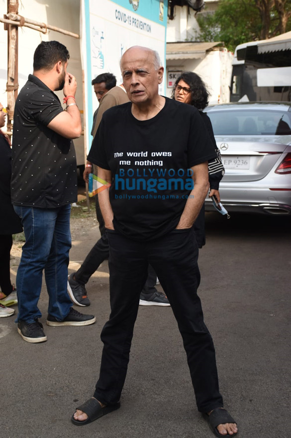 photos mahesh bhatt snapped on sets of kapil sharmas show 4