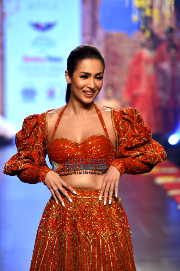 photos malaika arora snapped at the bombay times fashion week 1