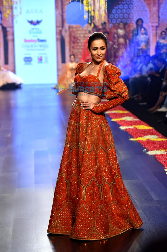 photos malaika arora snapped at the bombay times fashion week 4