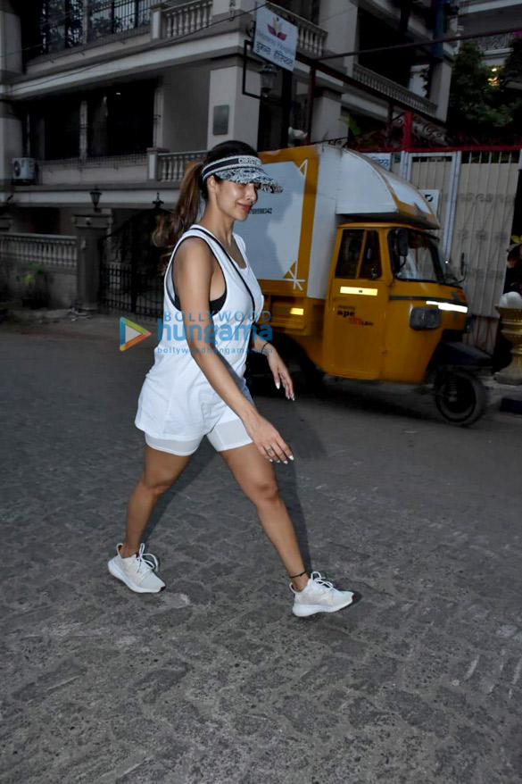 photos malaika arora snapped in bandra 2 16