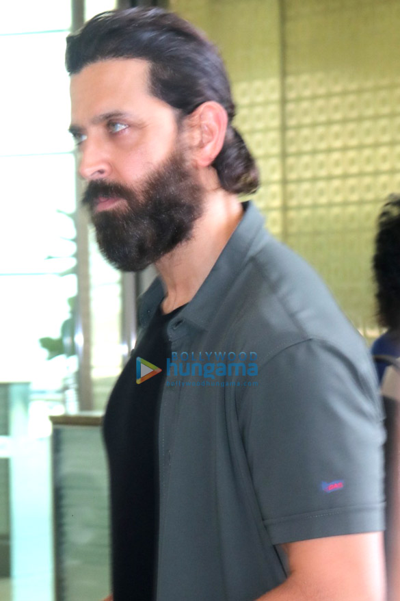 photos mouni roy disha patani saiee manjrekar and others snapped at the airport3 2