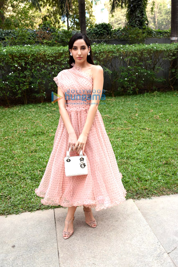 photos nora fatehi and karan kundra snapped at the launch of dance deewane junior 2