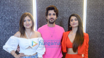 Photos: Palak Tiwari, Aditya Seal, and Deeksha Toor snapped at a dance studio in Andheri