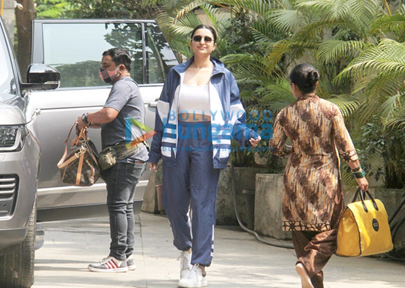 photos parineeti chopra spotted in khar 3 2