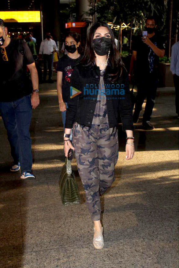 photos rakul preet singh chitrangda singh pragya jaiswal and others snapped at the airport 2